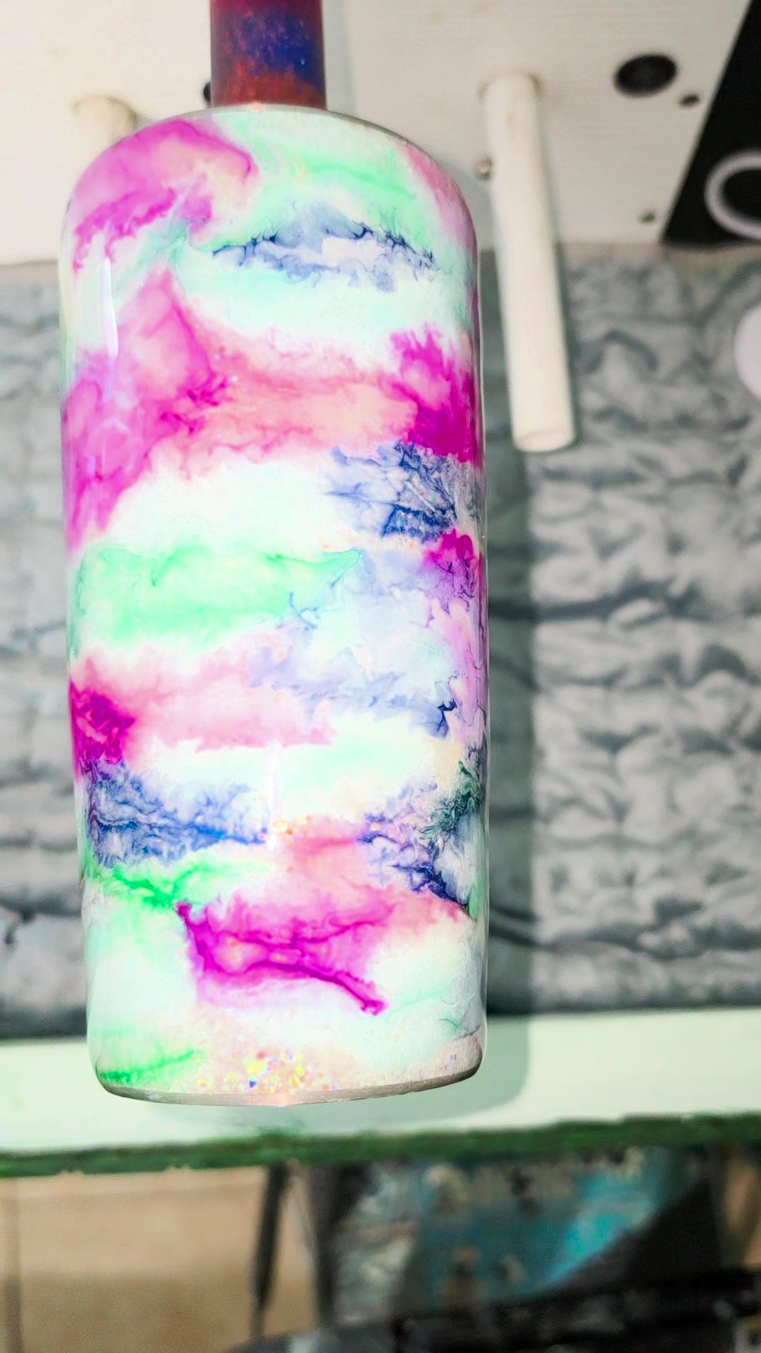 Side view of the ink smoke and glitter